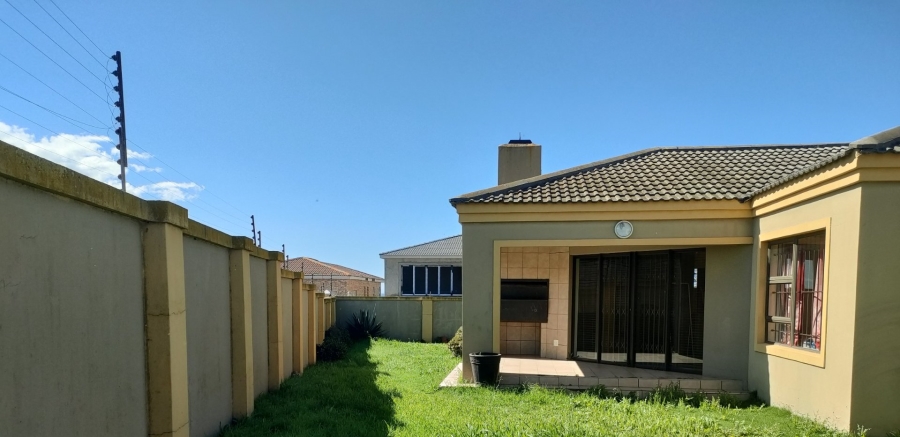  Bedroom Property for Sale in Bluewater Bay Eastern Cape
